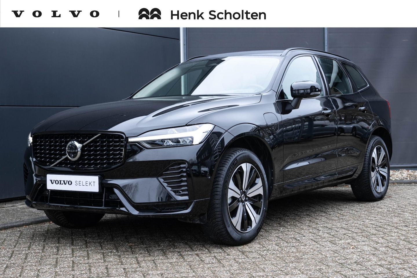 Volvo XC60 - 2.0 T6 Plug-in hybrid AWD Plus Dark Premium Audio by Harman en Kardon| Panoramadak| Semi E - AutoWereld.nl