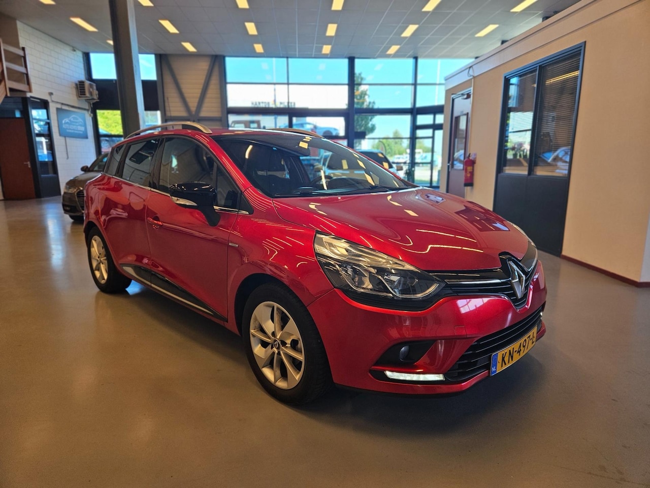 Renault Clio Estate - 0.9 TCe Limited CarPlay groot scherm trekhaak - AutoWereld.nl