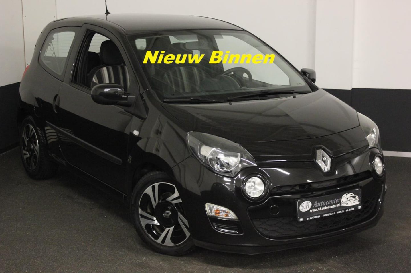 Renault Twingo - 1.2 16V 75PK DYNAMIQUE BLACK EDITION MOOI. - AutoWereld.nl