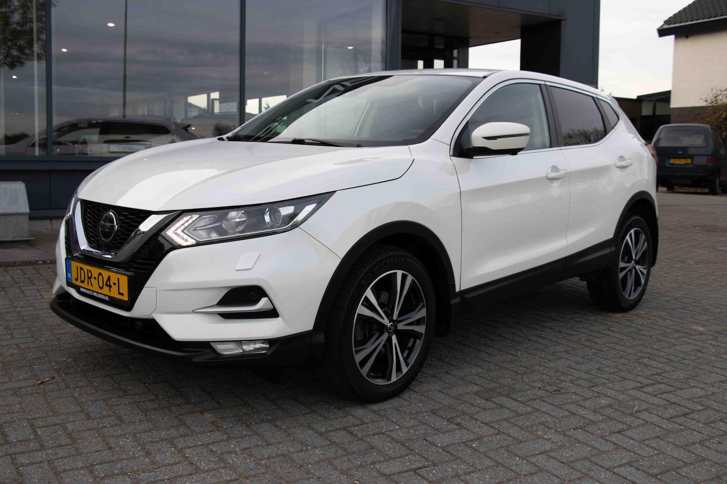 Nissan Qashqai - 1.3 DIG-T N-Connecta - AutoWereld.nl