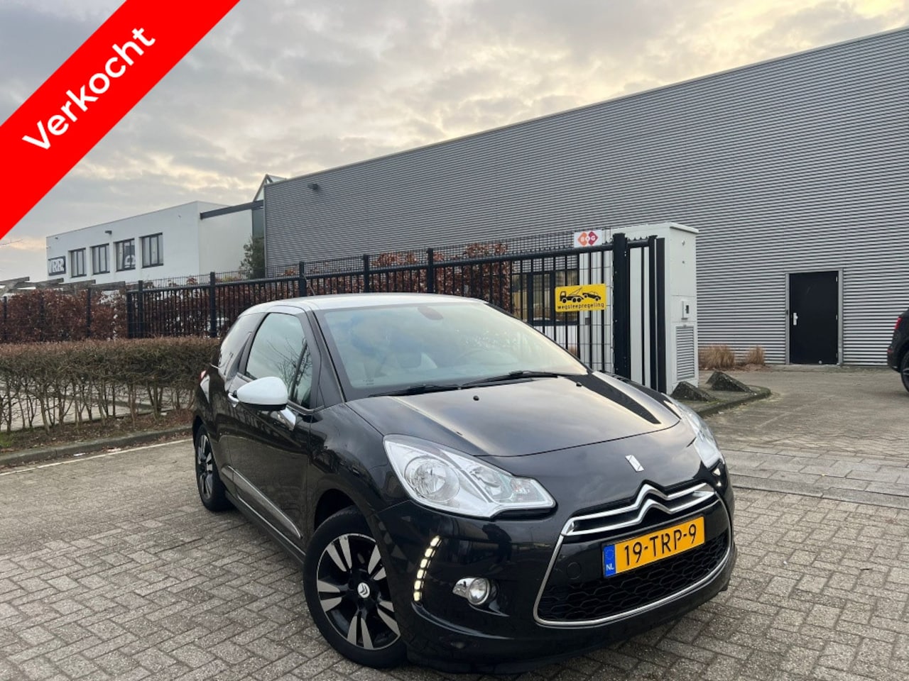 Citroën DS3 - 1.6 e-HDi Clima Navigatie Parkeersoren Leer - AutoWereld.nl