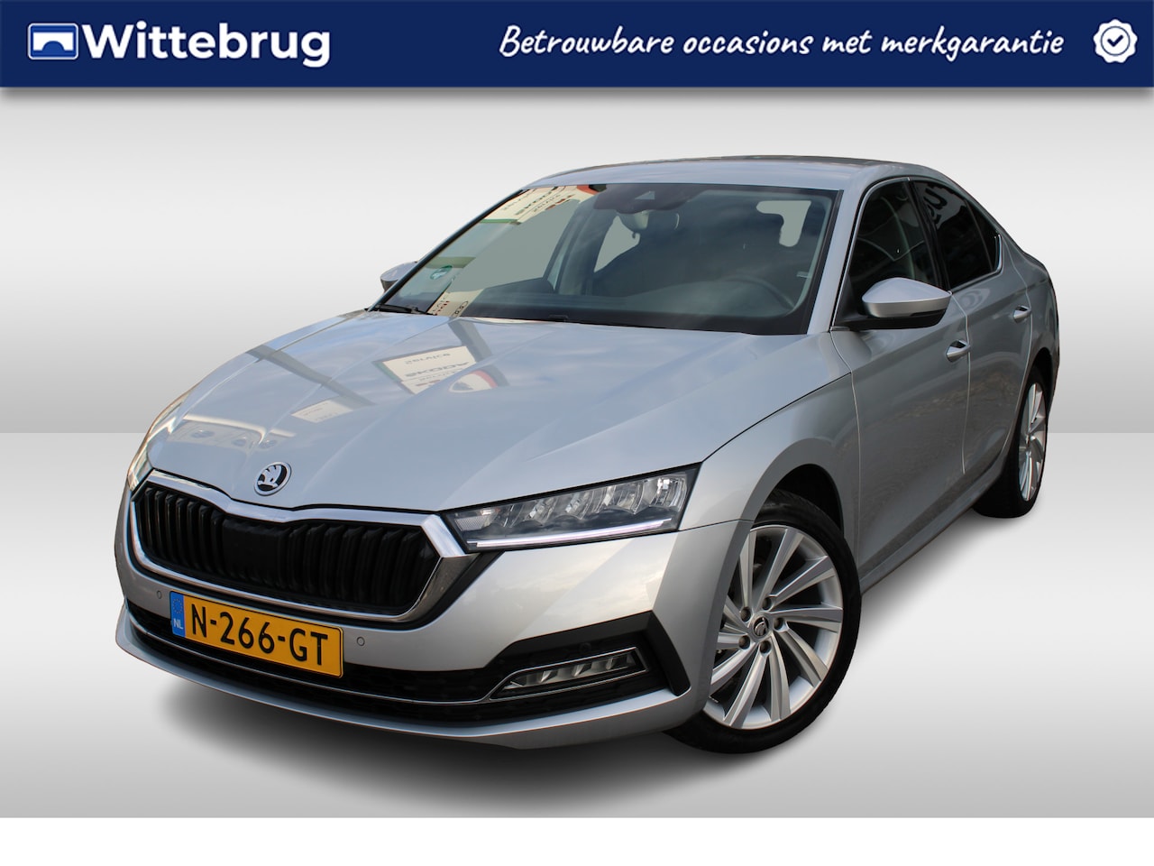Skoda Octavia - 1.0 TSI 110pk Business Edition / Navi / LM 18'' / App-Connect / Parkeersensoren / Elekt. a - AutoWereld.nl