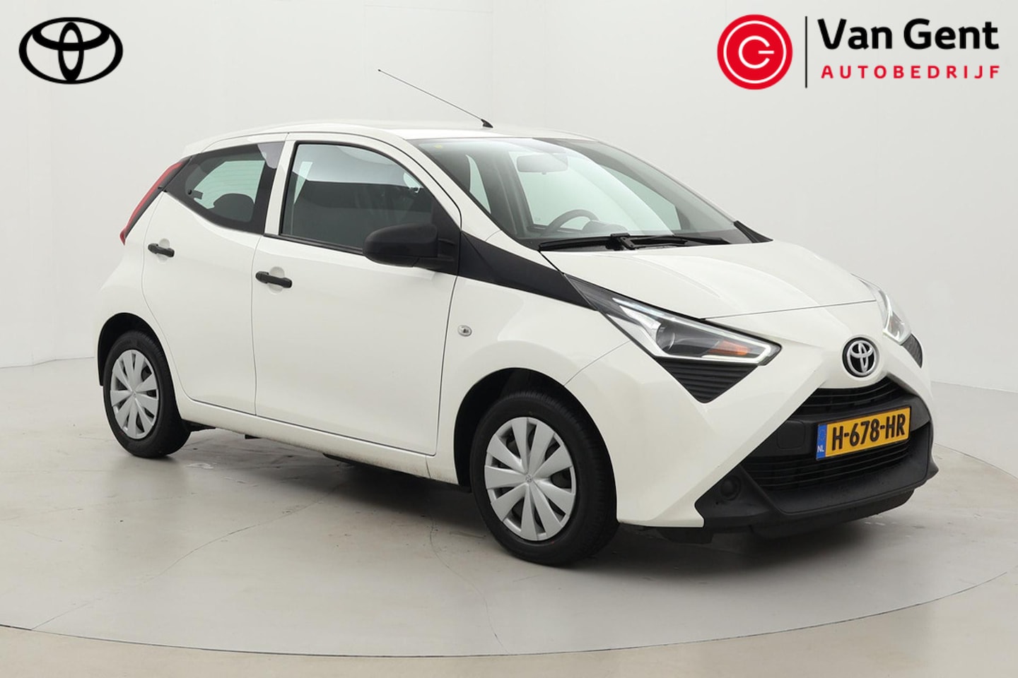 Toyota Aygo - 1.0 VVT-i x-fun | Airco | Bluetooth | Elektrische ramen voor | Multifunctioneel stuurwiel - AutoWereld.nl