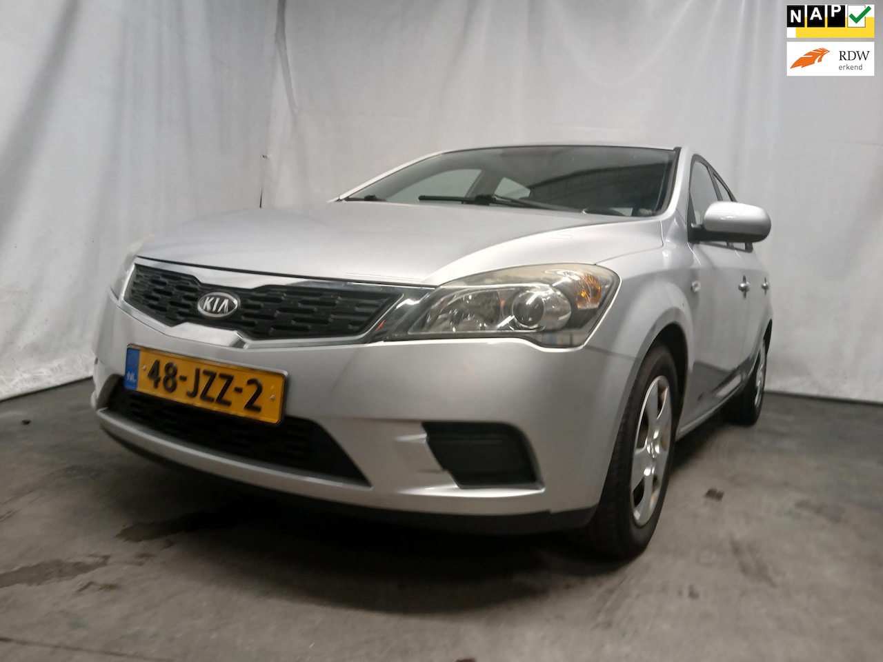 Kia Cee'd - 1.4 CVVT X-tra - Motormanagementlamp - Schade - AutoWereld.nl