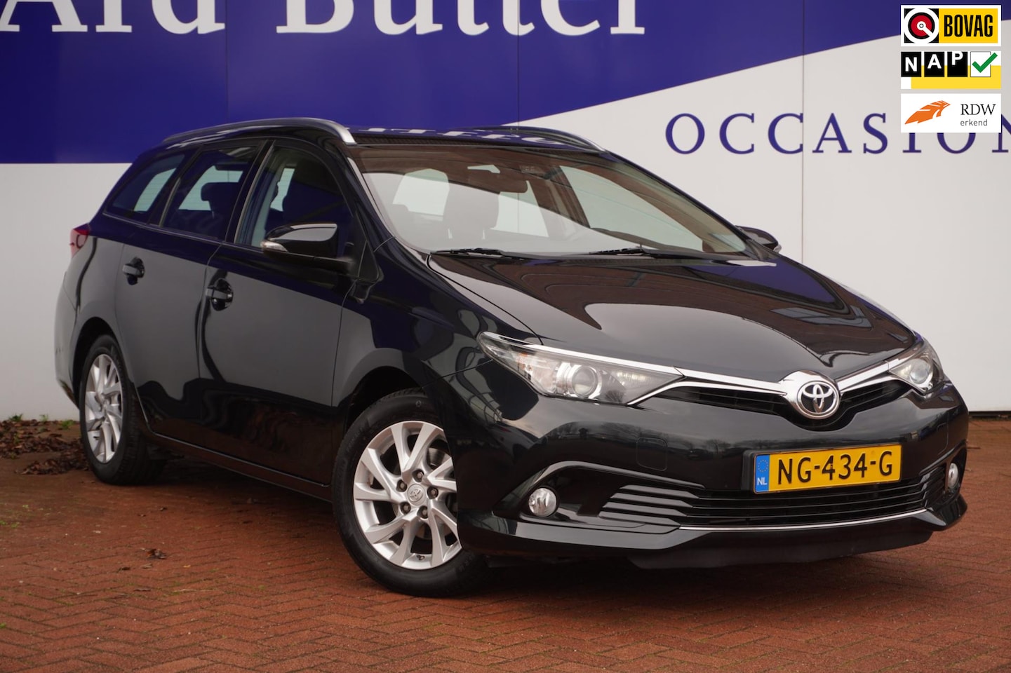 Toyota Auris Touring Sports - 1.2T Aspiration / Camera / ECC / Cruise / 16"LMV / = SUPER !! - AutoWereld.nl