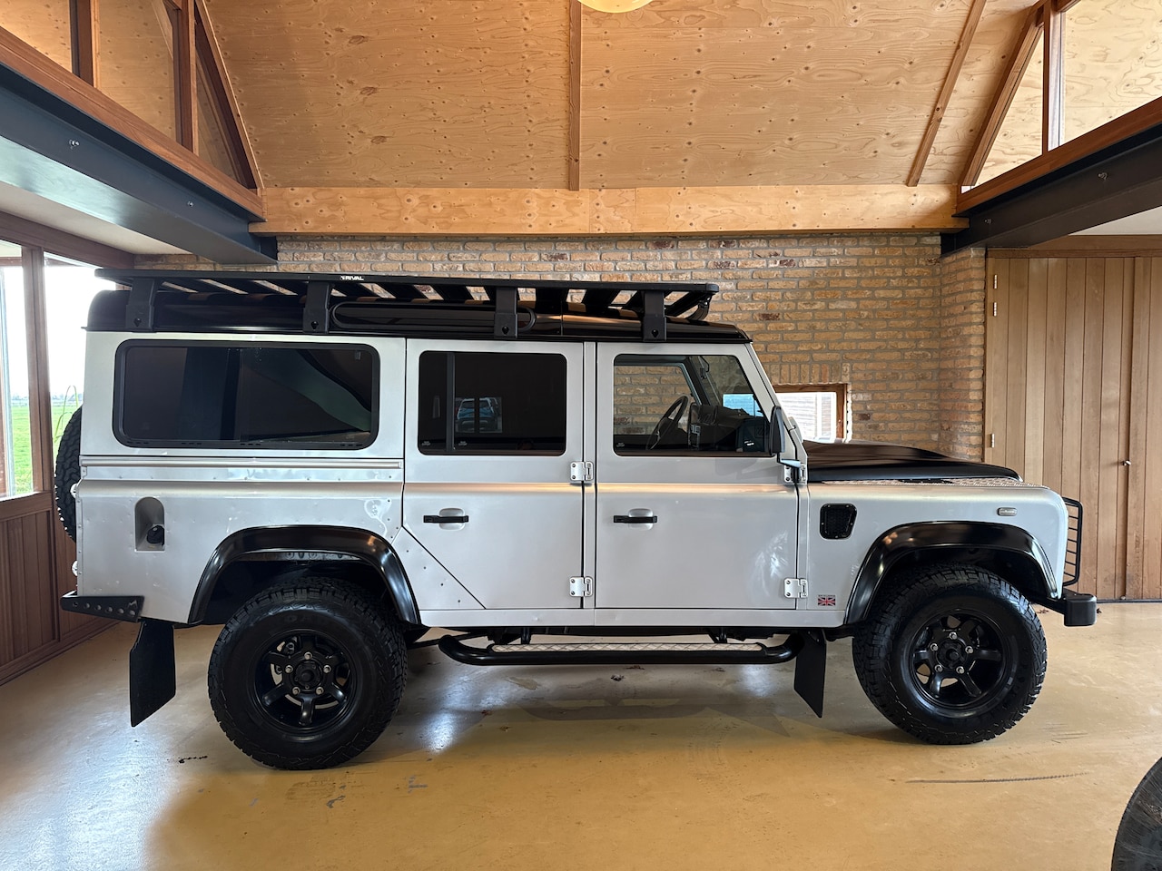 Land Rover Defender - 2.2 D HT 110" SE Lage km stand