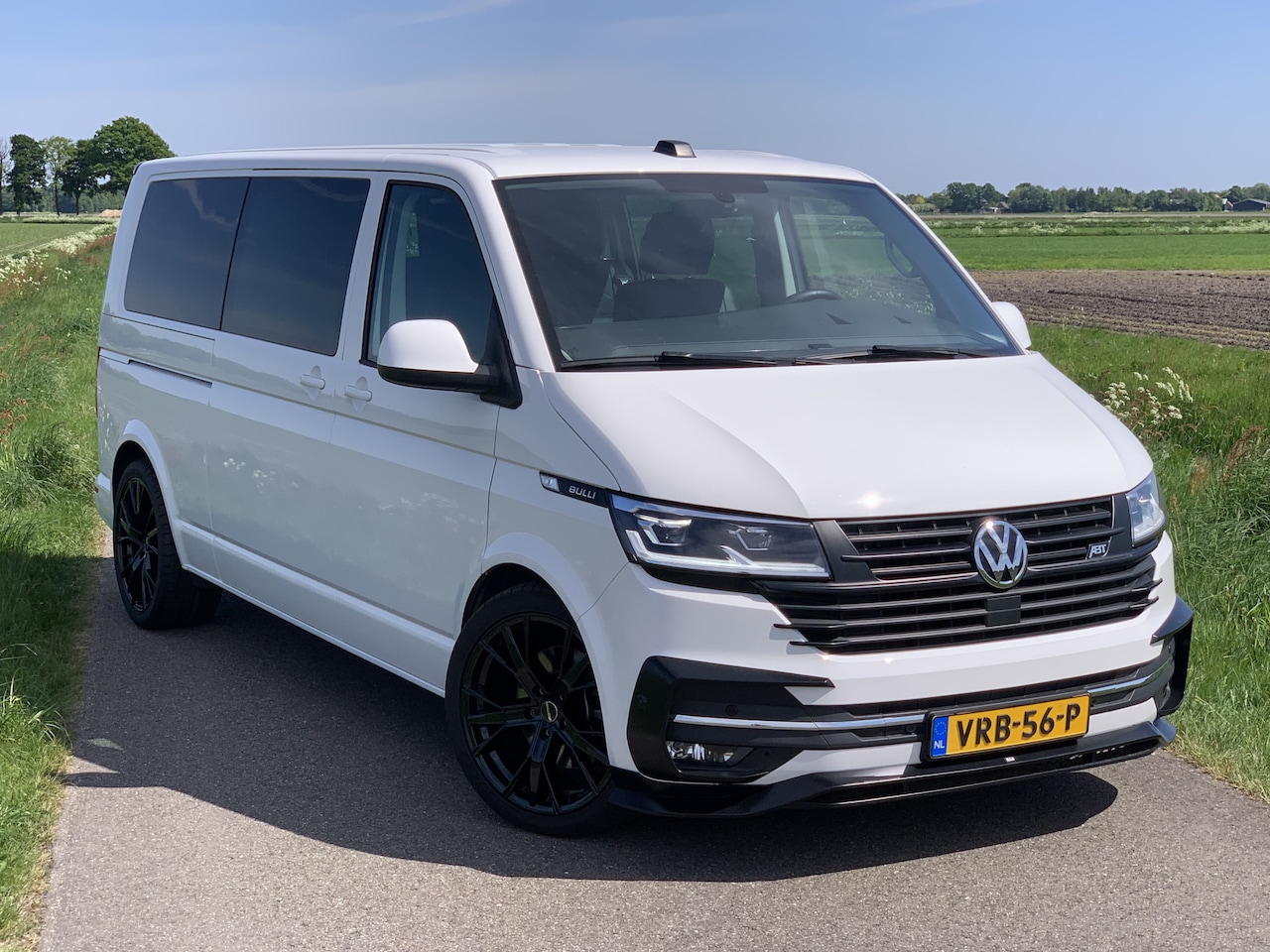 Volkswagen Transporter - 2.0 TDI L2H1 32 DC Bulli 204PK LEER / CAMERA / TV / AUTOMAAT / ETC ETC - AutoWereld.nl