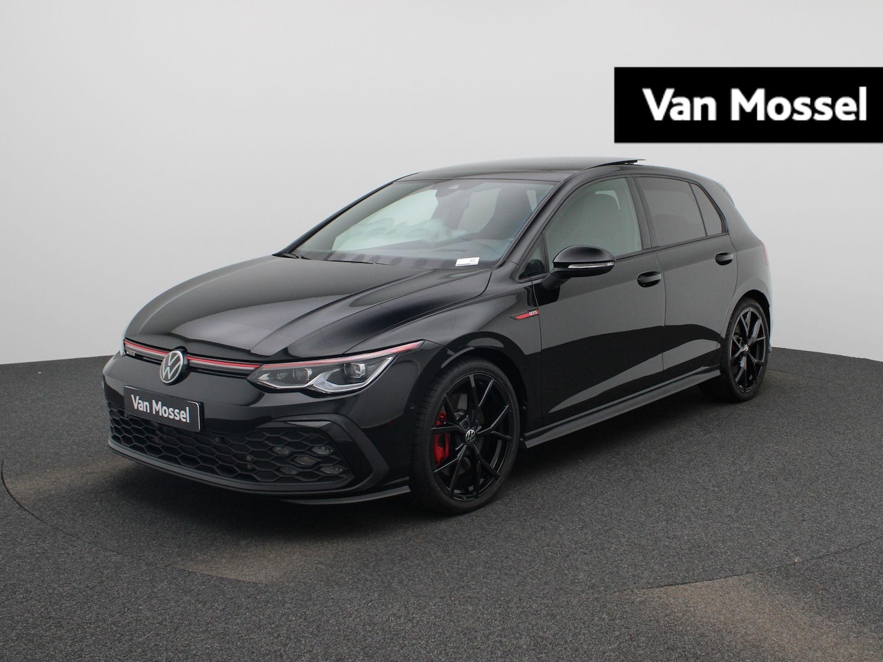 Volkswagen Golf - 2.0 TSI GTI | 245PK | Automaat | Stoelverwarming | Blackstyle | Diefstalalarm | Achteruitr - AutoWereld.nl