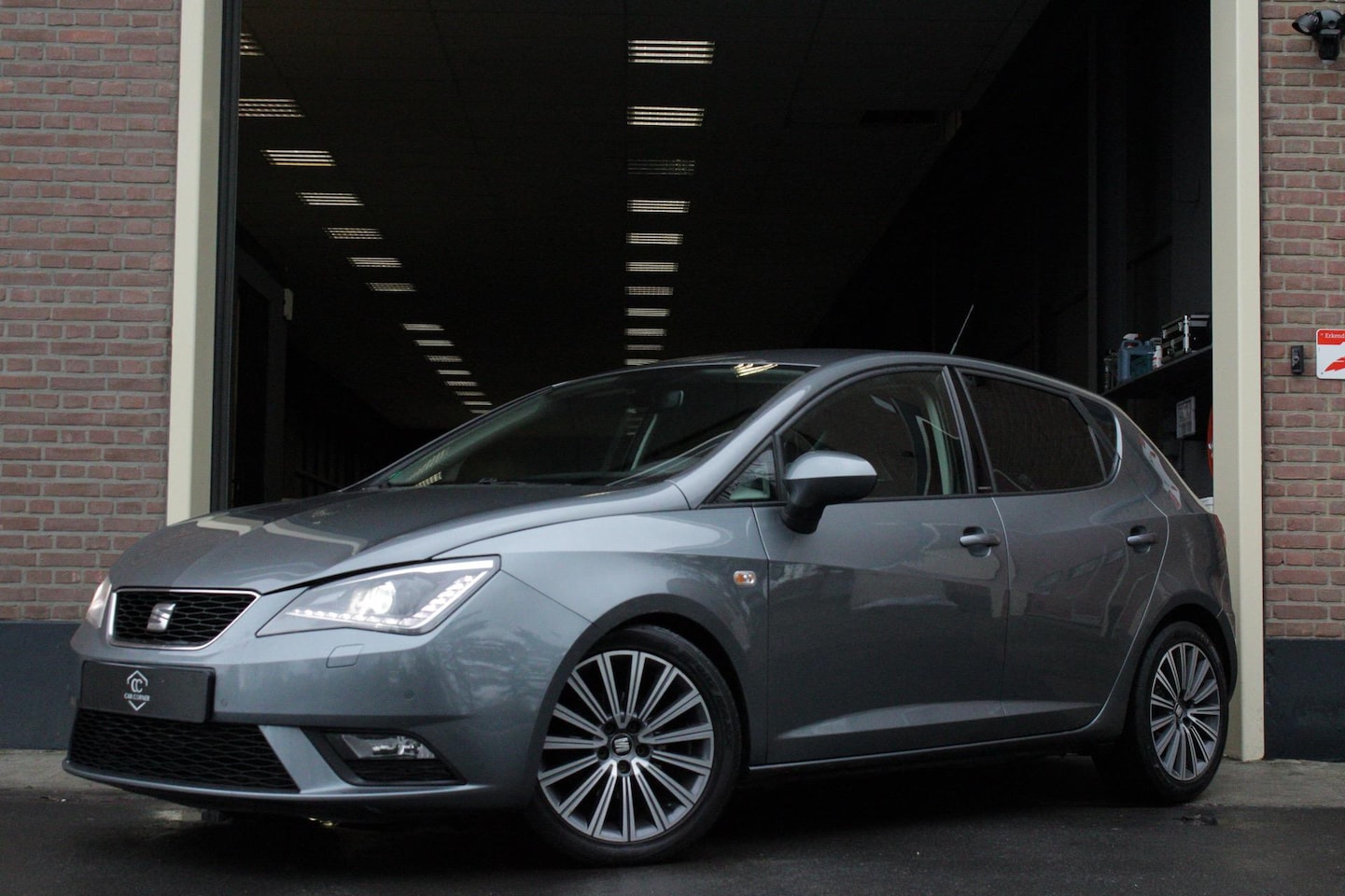 SEAT Ibiza - 1.0 TSI Connect |Xenon|Leer|CarPlay|PDC|SeatSound| - AutoWereld.nl