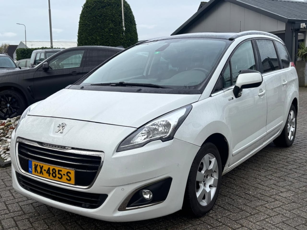 Peugeot 5008 - 1.2 Style 7-Persoons 2017 Trekhaak Panodak - AutoWereld.nl