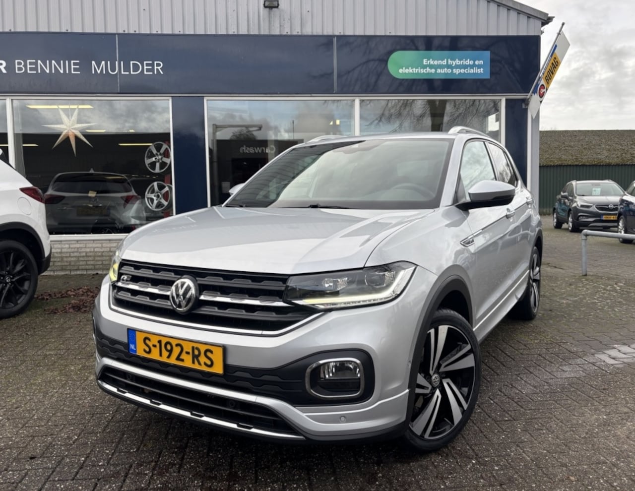 Volkswagen T-Cross - 1.0 TSI R-Line DSG AUT. / LED / CAMERA - AutoWereld.nl