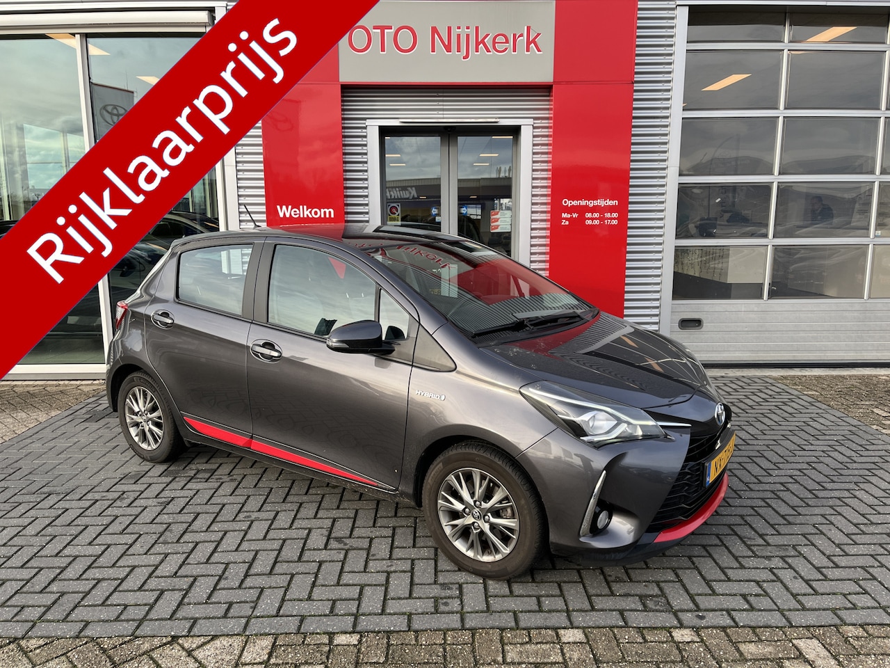 Toyota Yaris - 1.5 Hybrid Design Red *Met fietsendragerbeugel!* - AutoWereld.nl