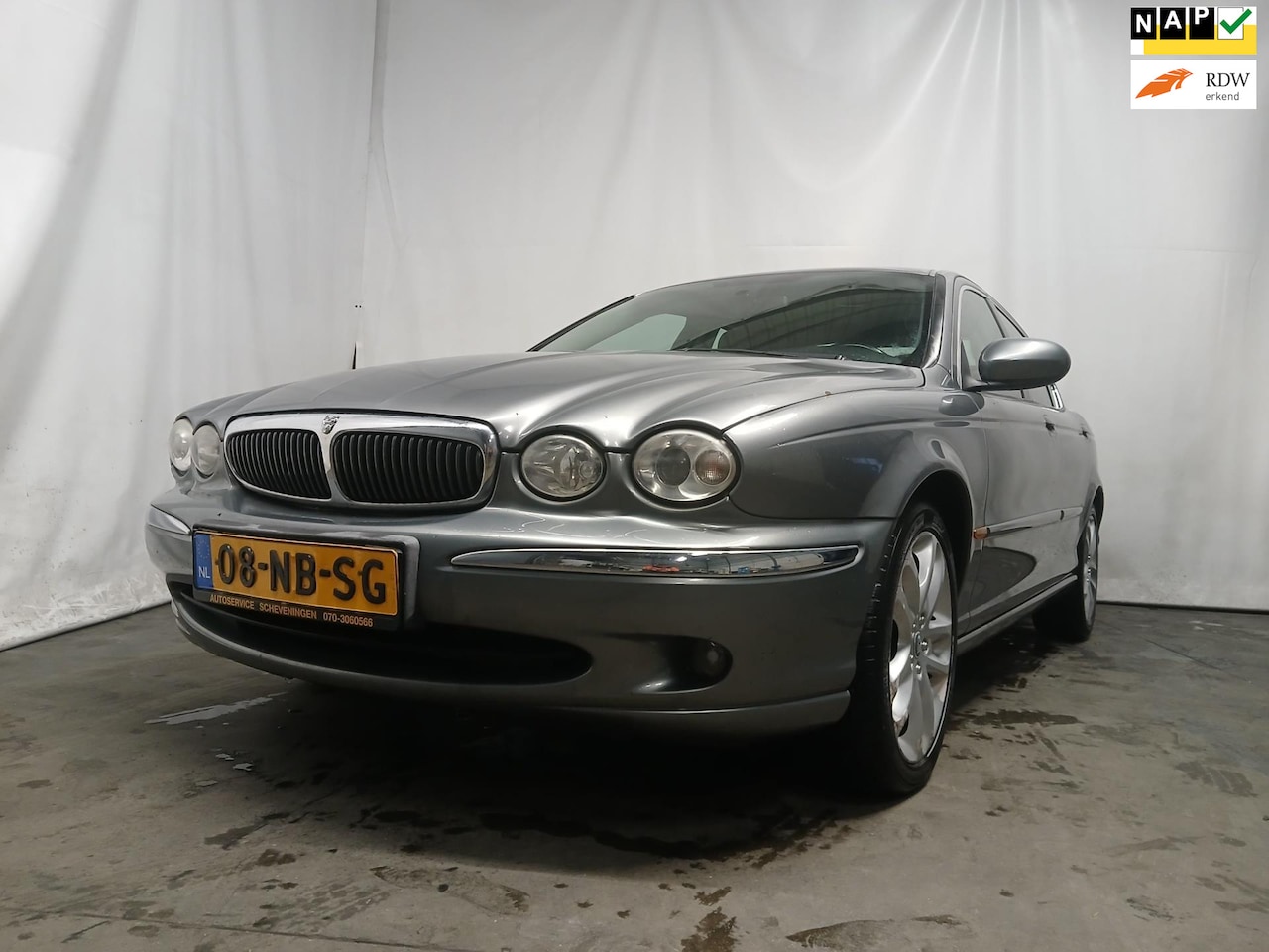 Jaguar X-type - 2.0 V6 Business Edition - Motorlamp- Roest - Schade - AutoWereld.nl