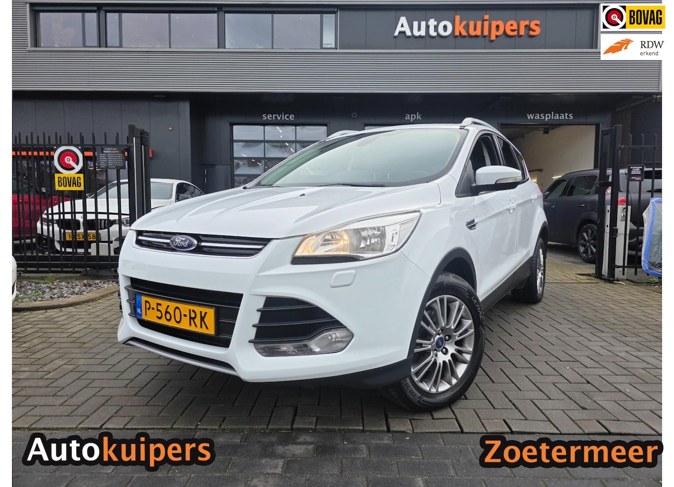 Ford Kuga - 1.6 Titanium | Met o.a. panoramadak, navigatie, AppleCarPlay/AndroidAuto, camera en trekha - AutoWereld.nl