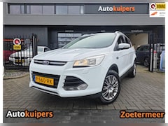 Ford Kuga - 1.6 Titanium | Met o.a. panoramadak, navigatie, AppleCarPlay/AndroidAuto, camera en trekha