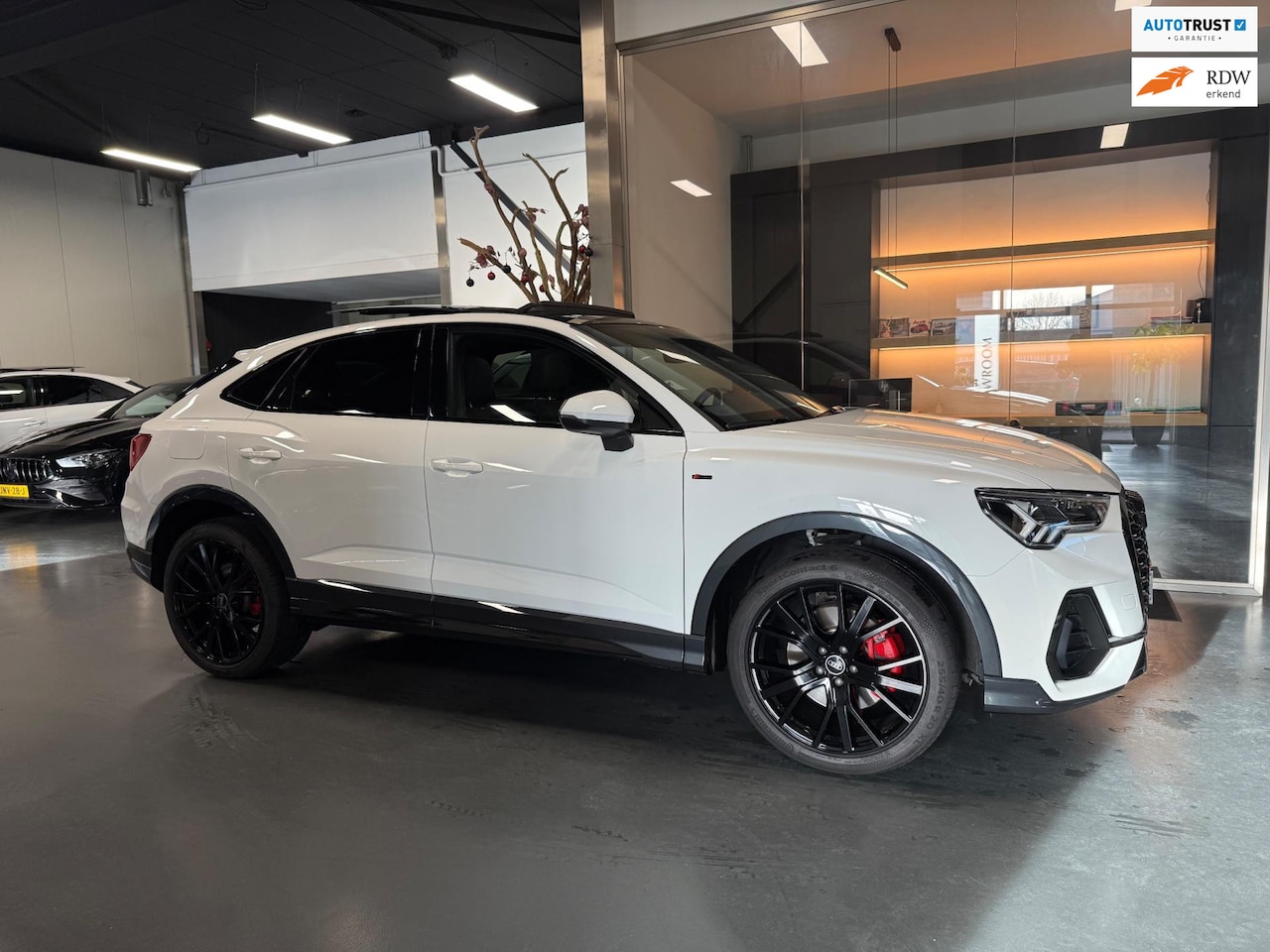 Audi Q3 Sportback - 45 TFSI e S line 245PK Panorama Sfeerverl. Camera Keyless - AutoWereld.nl