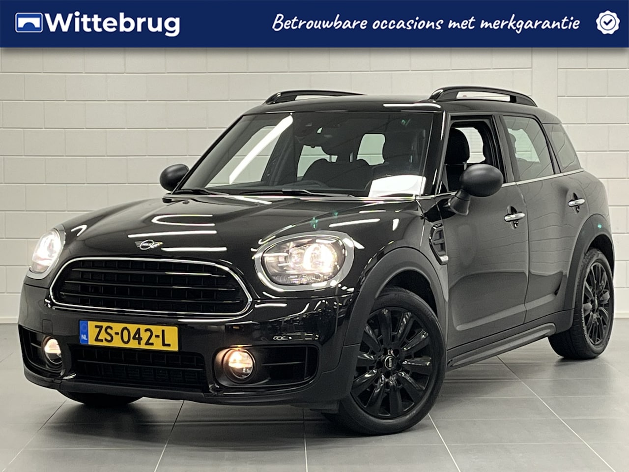 MINI Countryman - Mini 1.5 One Business Edition LEDER | NAVIGATIE | BLACK PACK | STOERE AUTO! - AutoWereld.nl