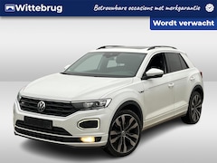 Volkswagen T-Roc - 1.5 TSI 150pk R-Line DSG Automaat / Panoramadak / LM 19 inch / Digital cockpitt / Navigati