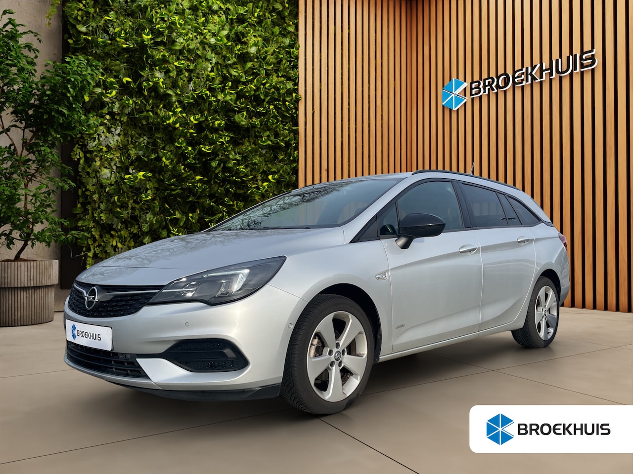 Opel Astra Sports Tourer - 1.2 Design & Tech | Navi | Clima | Apple Carplay | AGR-stoel | 17'' - AutoWereld.nl