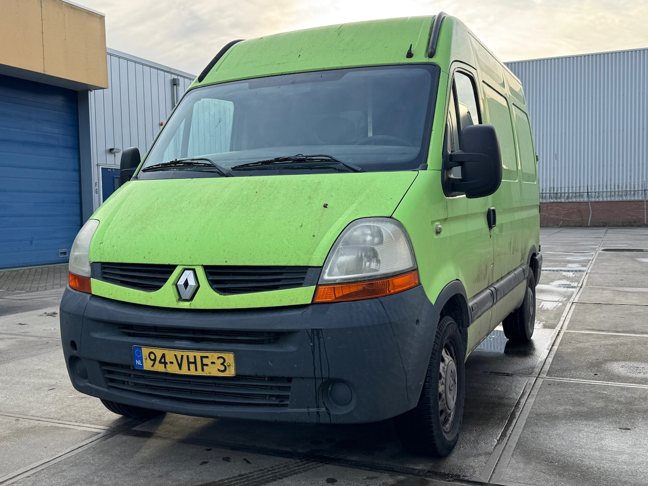 Renault Master - T33 2.5 dCi L1 H2 T33 2.5 dCi L1H2 - AutoWereld.nl
