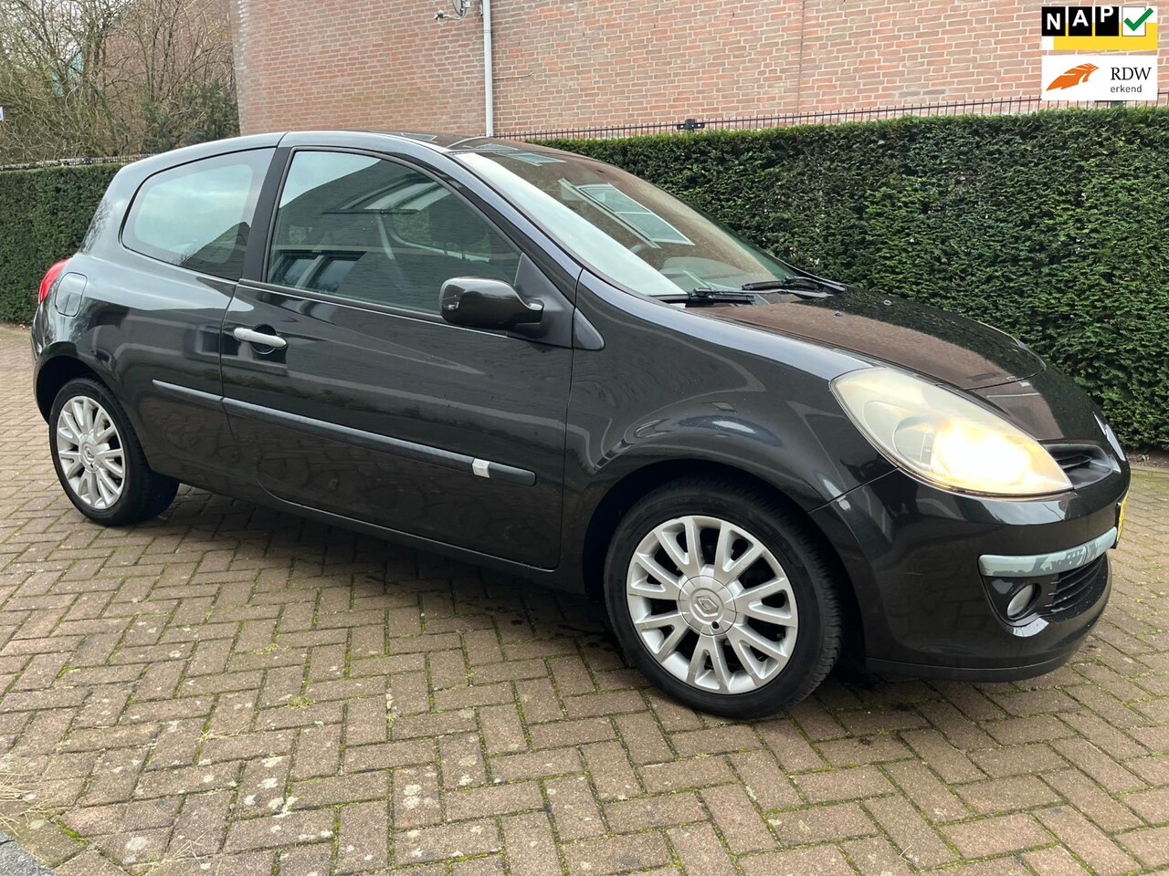 Renault Clio - 1.4-16V Dynamique Luxe 1.4-16V Dynamique Luxe - AutoWereld.nl