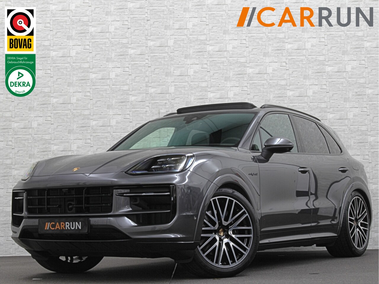 Porsche Cayenne - 3.0 E-Hybrid | 360 Camera | ACC | Sport-Design | Panorama | Soft-Close | Nachtzicht | Stoe - AutoWereld.nl