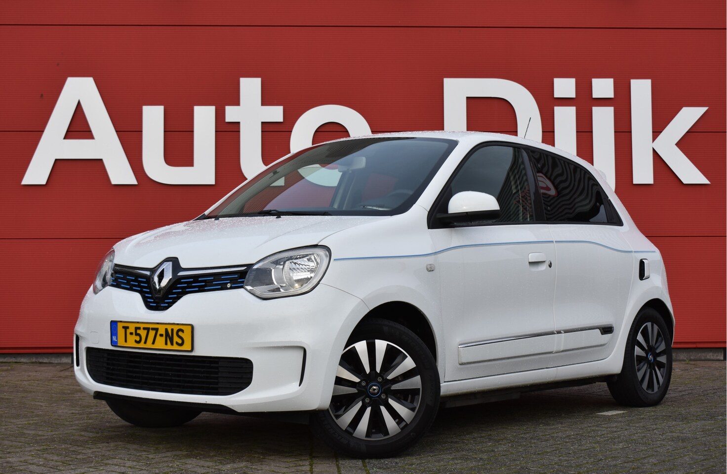 Renault Twingo Z.E. - R80 Intens LED | Camera | Carplay | Navi | Clima | Cruise | PDC | LMV - AutoWereld.nl