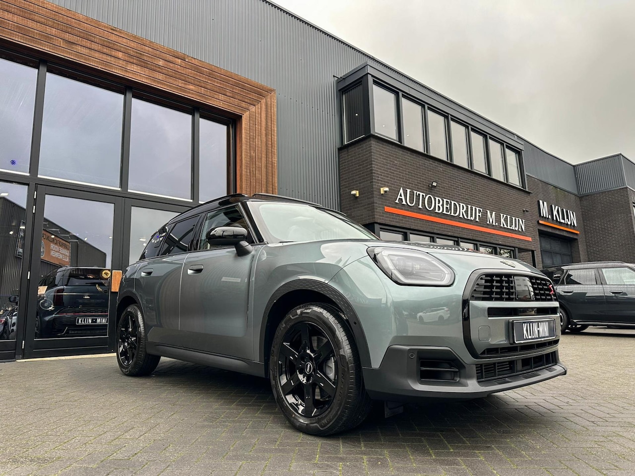 MINI Countryman - Mini 2.0 S ALL4 Classic M Plus 218pk/Trekhaak/Navi/19"Jcw/Pano/Btw - AutoWereld.nl