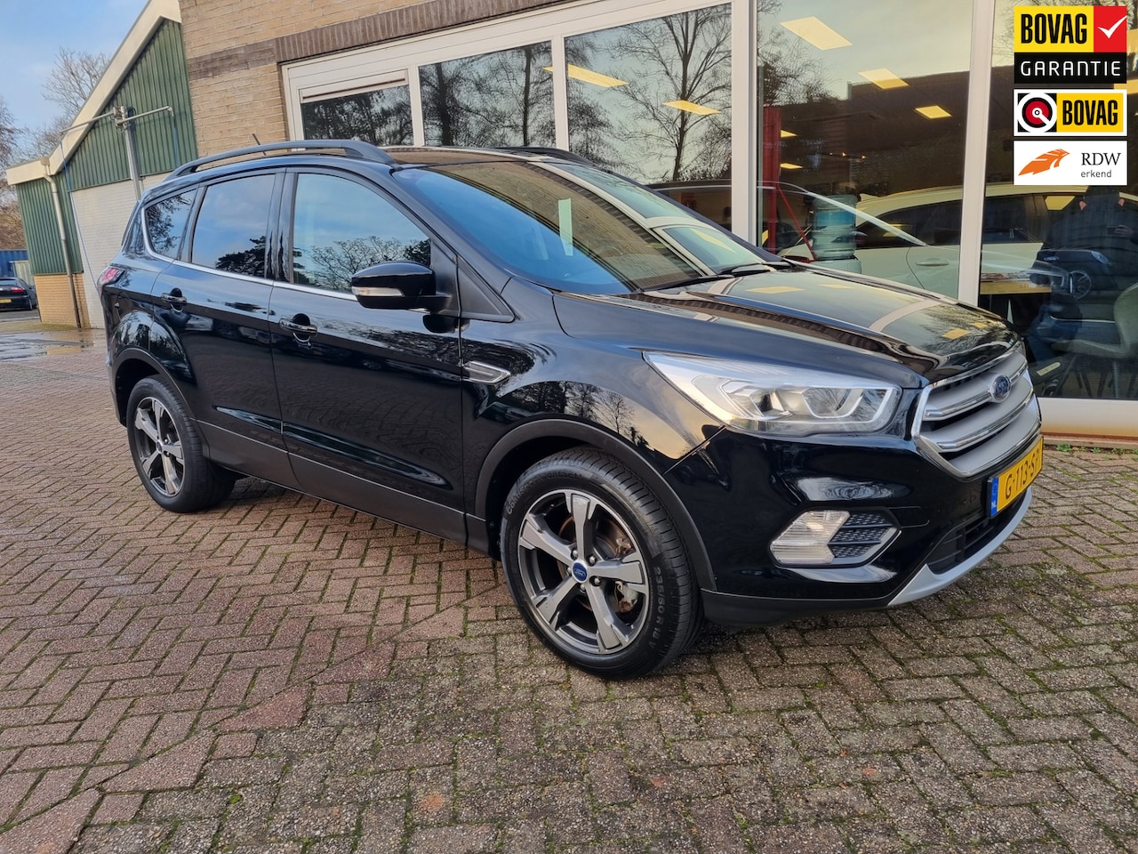 Ford Kuga - 1.5 EcoBoost Vignale zeer luxe uitvoering - AutoWereld.nl