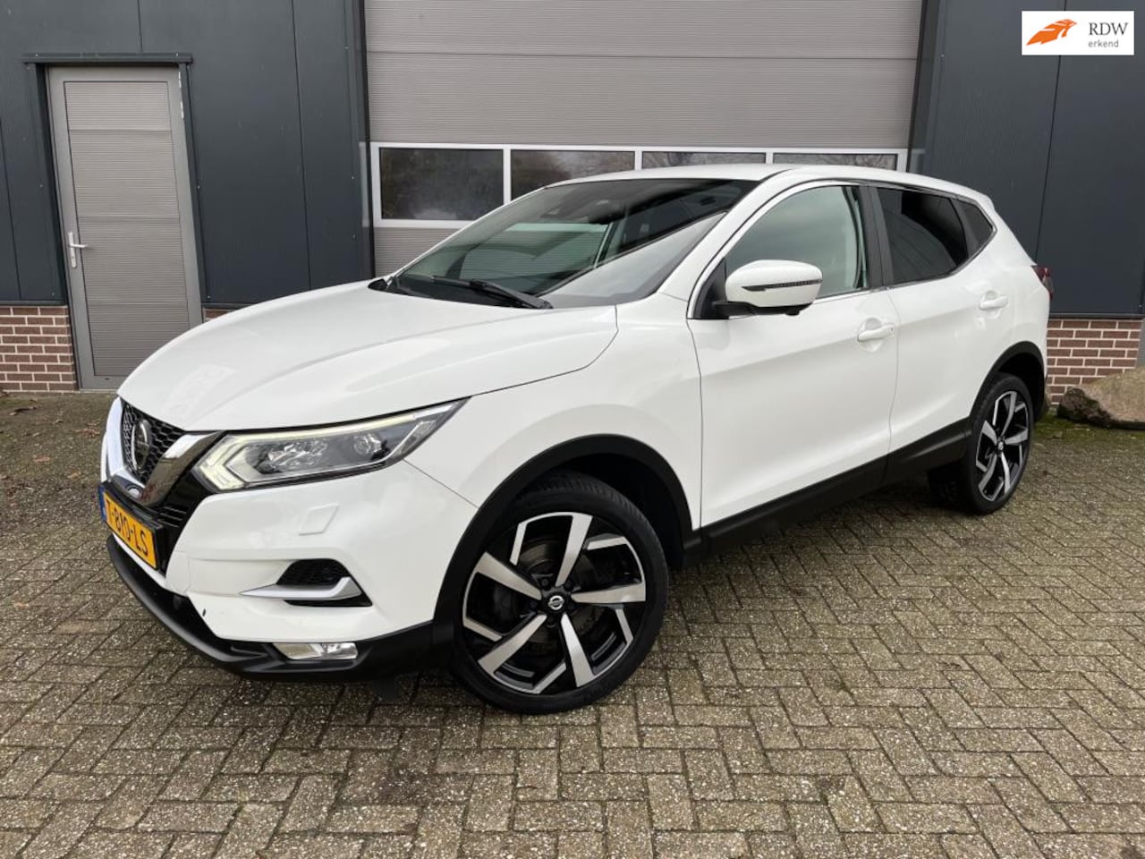 Nissan Qashqai - 1.6 N-Connecta-360Camera-Trekhaak-Navigatie! - AutoWereld.nl