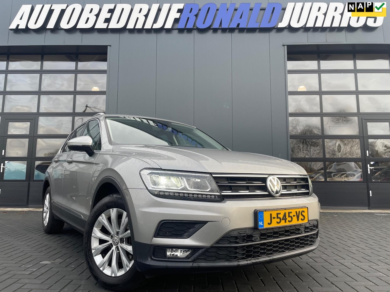 Volkswagen Tiguan - 1.5 TSI Comfortline Business NL.Auto/Virtual Cockpit/Trekhaak/Aut.Achterklep/1Ste Eigenaar - AutoWereld.nl