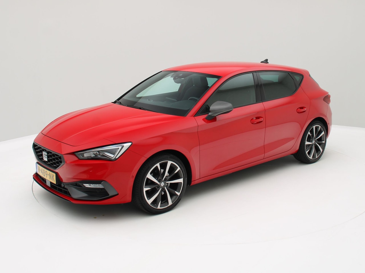 SEAT Leon - 1.5 eTSI FR Business Intense 1.5 eTSI FR Business Intense 150pk - AutoWereld.nl