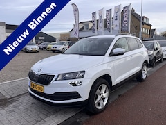 Skoda Karoq - 1.0 TSI Style Automaat Navi Stoelverw. Pdc Lmv Trekhaak Apple Car Play etc