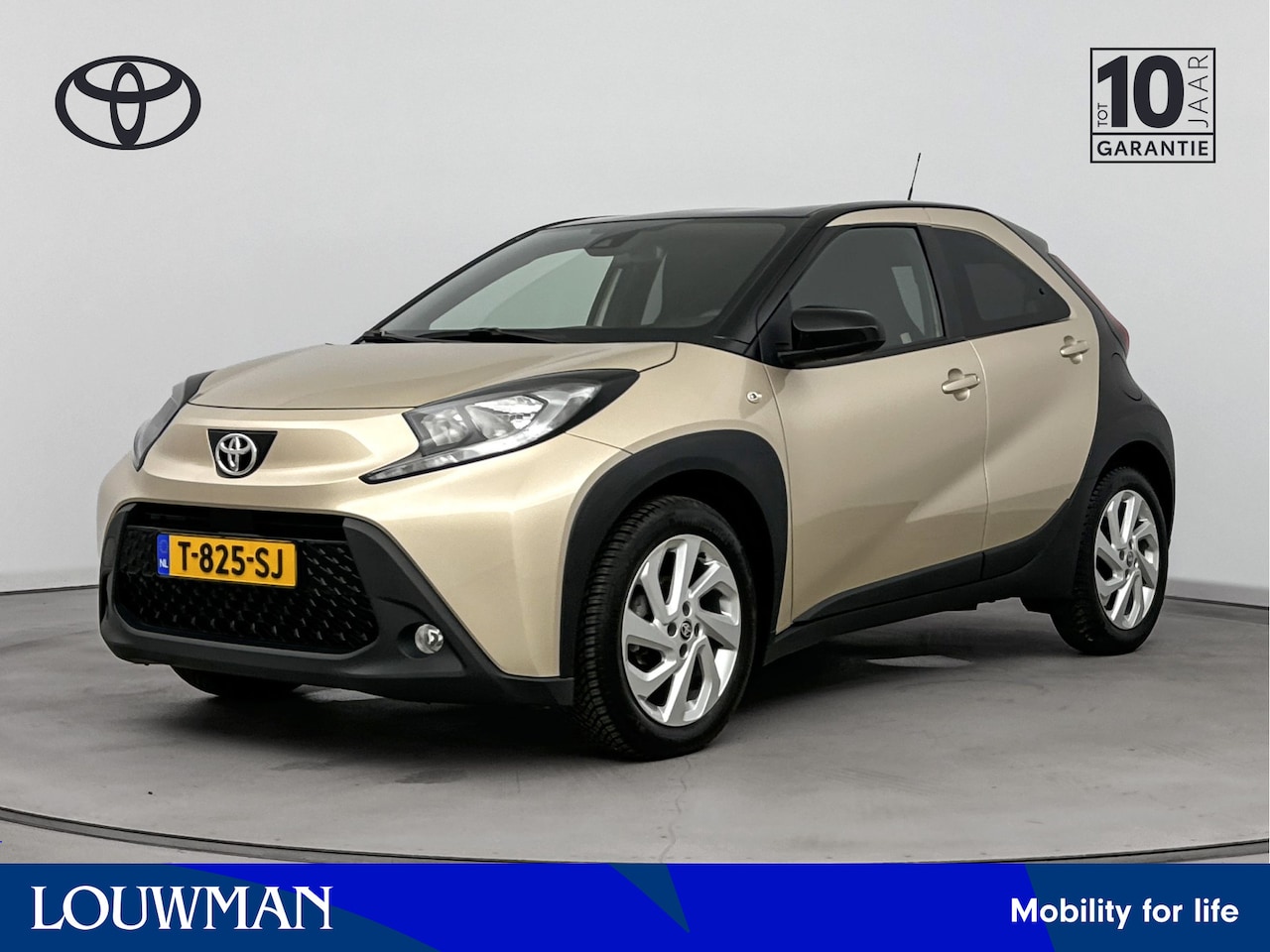 Toyota Aygo X - 1.0 VVT-i MT First Limited | Stoelverwarming | Climate control | Achteruitrijcamera |* - AutoWereld.nl
