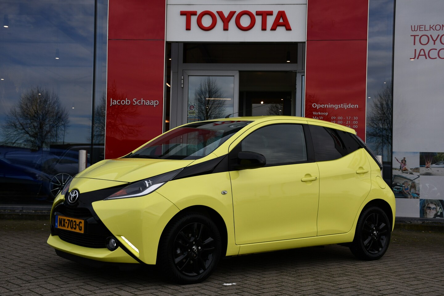 Toyota Aygo - 1.0 VVT-i x-cite 5-deurs 69pk | Airconditioning | Zwarte lichtmetalen velgen | Dealer-onde - AutoWereld.nl