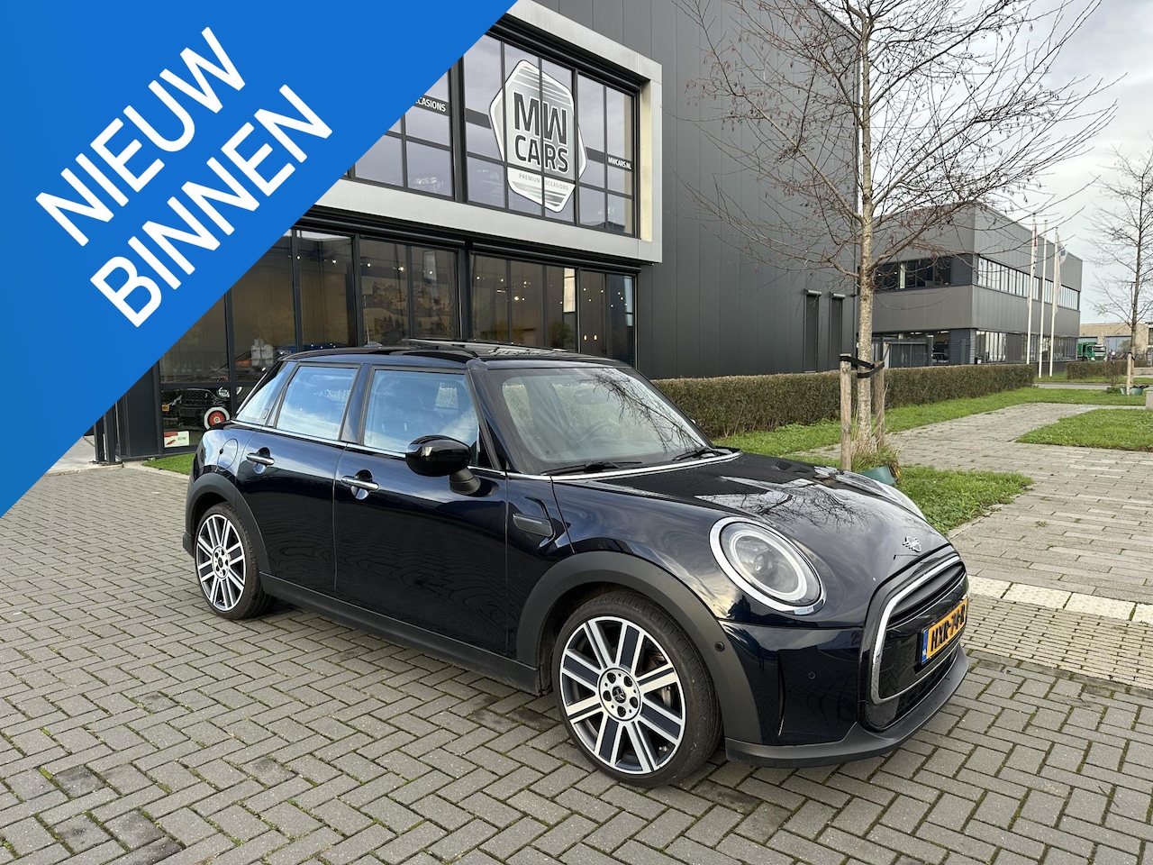 MINI Cooper - 1.5 Yours Leder, Pano, Head Up, Keyless - AutoWereld.nl
