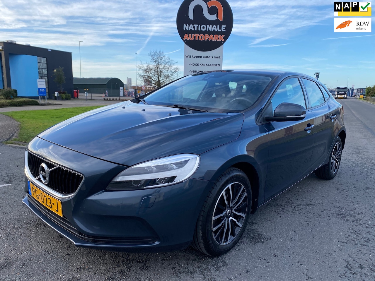 Volvo V40 - 2017 * 2.0 D2 Nordic+ * APK * 132.000 KM NAP !! - AutoWereld.nl