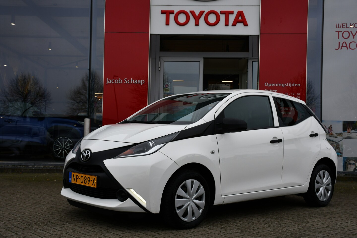 Toyota Aygo - 1.0 VVT-i x-now 69pk 5-deurs | Airco | LED dagrijverlichting | Nieuwe APK | - AutoWereld.nl