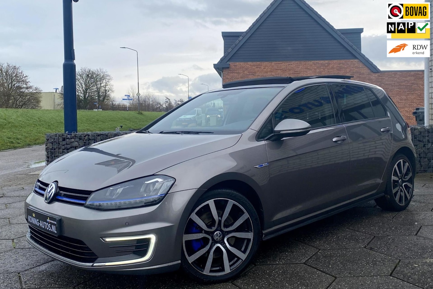 Volkswagen Golf - 1.4 TSI GTE/ Executive+/ Pano/ 100% onderhouden/ NAP - AutoWereld.nl