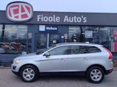 Volvo XC60 - 2.0 T5 Momentum Camera, PDC-A, stoelverwarming