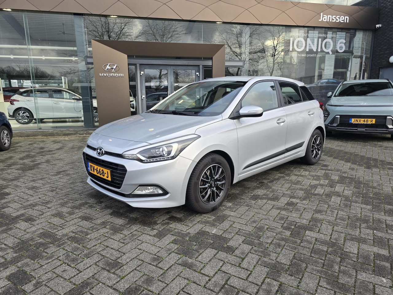 Hyundai i20 - 1.0 T-GDI Comfort NL-auto/trekhaak - AutoWereld.nl