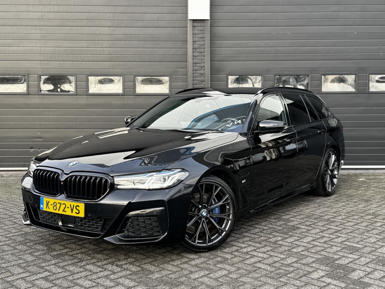 BMW 5-serie Touring - 530e xDrive High Executive M Sport | Massage | H&K | 20'' | 360 Camera | € 25.900,- incl. - AutoWereld.nl