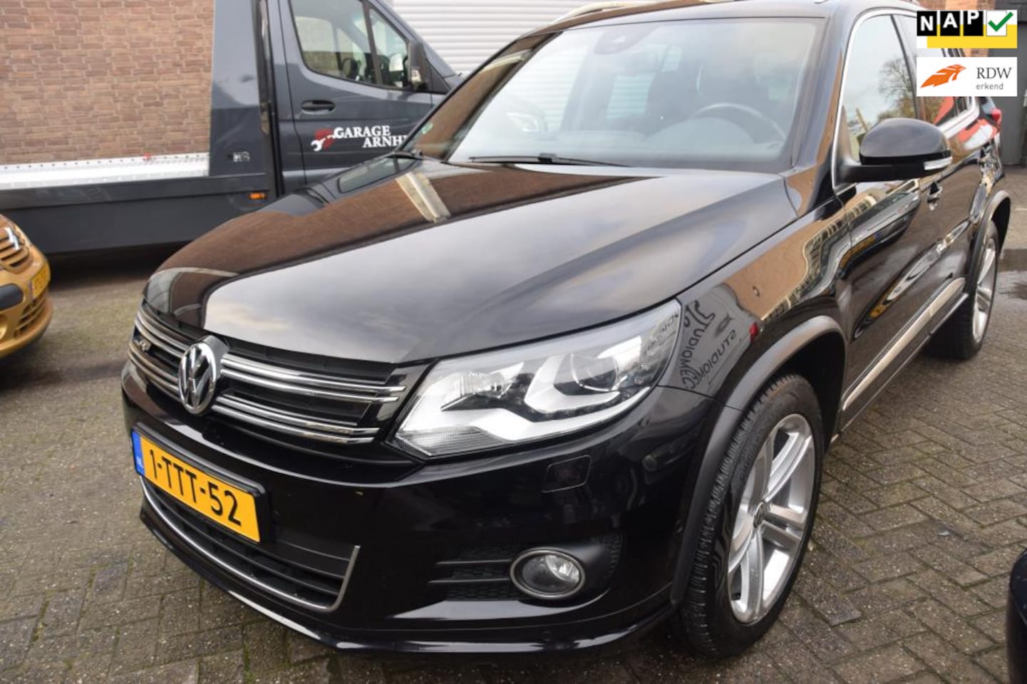 Volkswagen Tiguan - 1.4 TSI R-Line Edition panodak,automaat,r-line - AutoWereld.nl