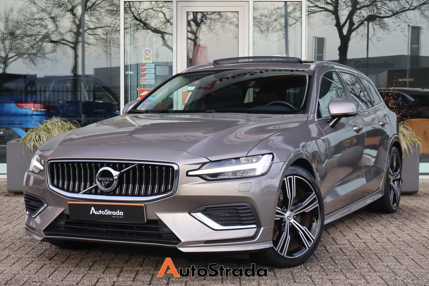 Volvo V60 - T6 Inscription Twin Engine 340pk AWD | Stoelventilatie | Harman/Kardon | ACC | Pano | Memo - AutoWereld.nl