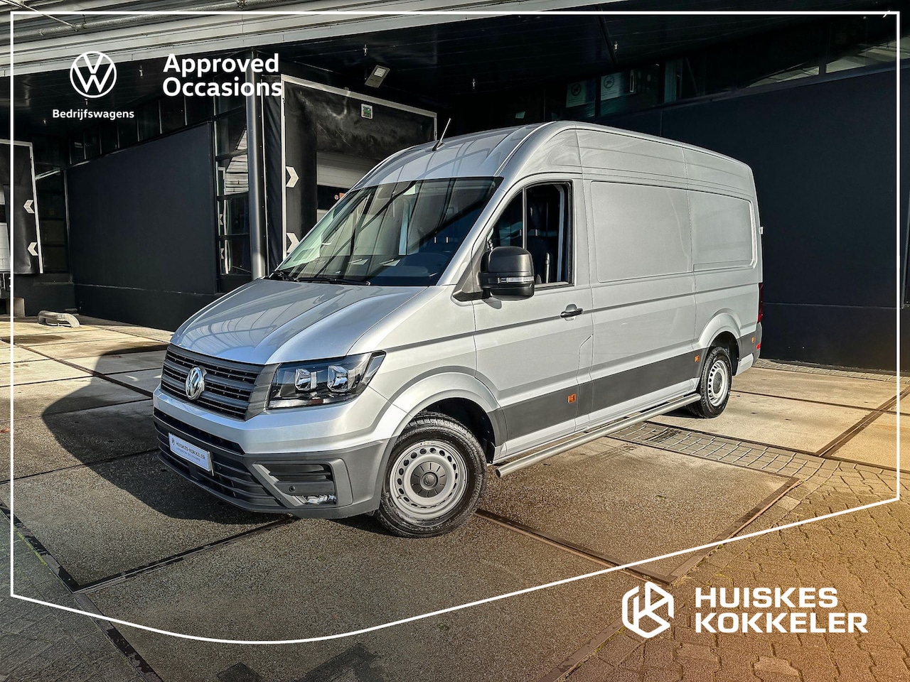 Volkswagen Crafter - 2.0 TDI 140pk L3H3 | BPM-vrij | DAB | All Seasonbanden | Navigatie | Trekhaak | Sidebars | - AutoWereld.nl