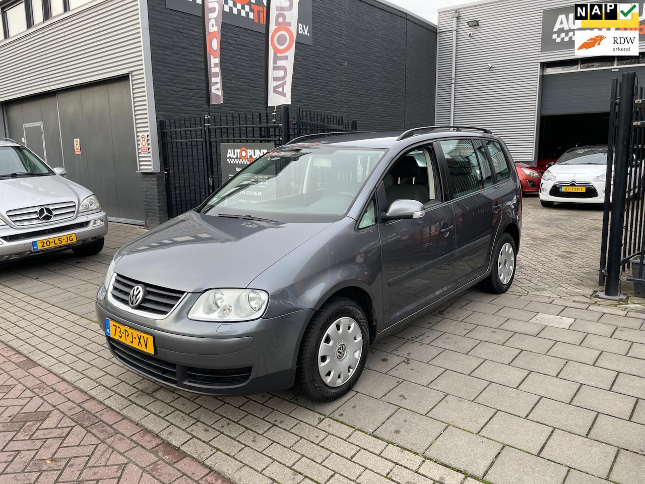 Volkswagen Touran - 1.6-16V FSI Turijn 1e Eigenaar! Trekhaak Airco NAP APK - AutoWereld.nl