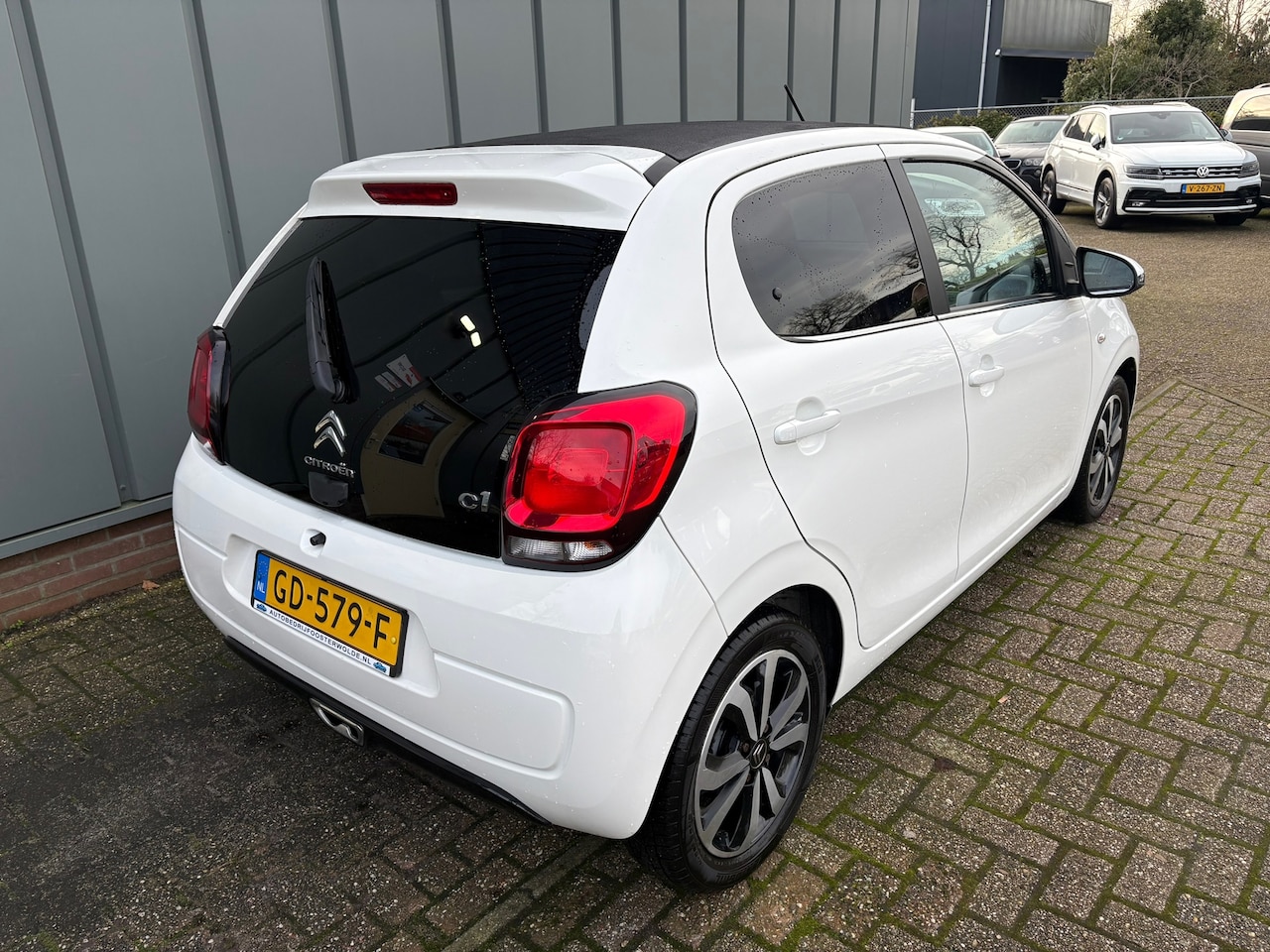 Citroën C1 - 1.2 PureTech Airscape Shine NAP//AIRCO//CRUISE//CARPLAY//OPENDAK