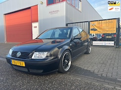 Volkswagen Bora - 1.6-16V Mooie Auto Lees Tekst