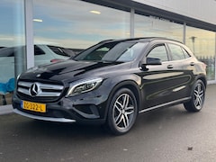 Mercedes-Benz GLA-Klasse - 180 Ambition Style automaat , afneembare trekhaak , panoramaschuifdak