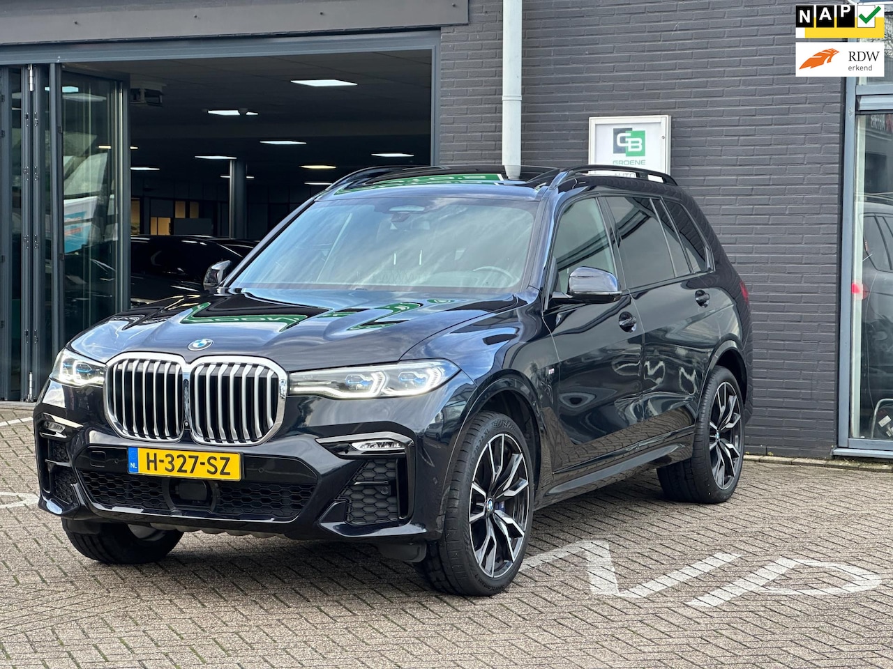 BMW X7 - XDrive40i 6pPANO-DAK/CAMERA/CARPLAY/NL-AUTO NAP!! - AutoWereld.nl